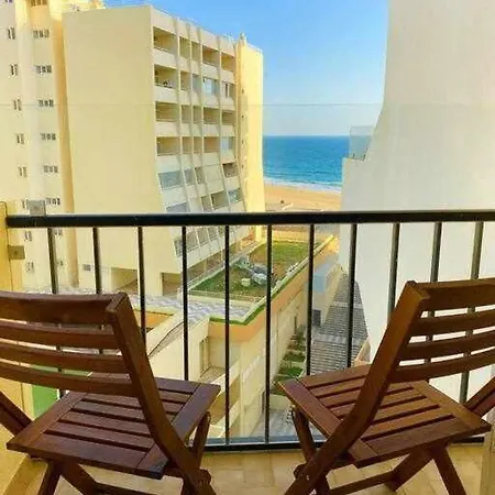 Rochas Seaside דירה