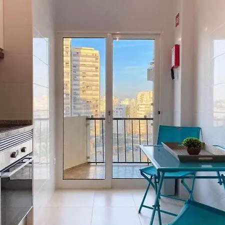 Rochas Seaside דירה